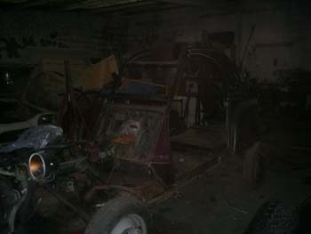 05-la 2cv en cour de demontage